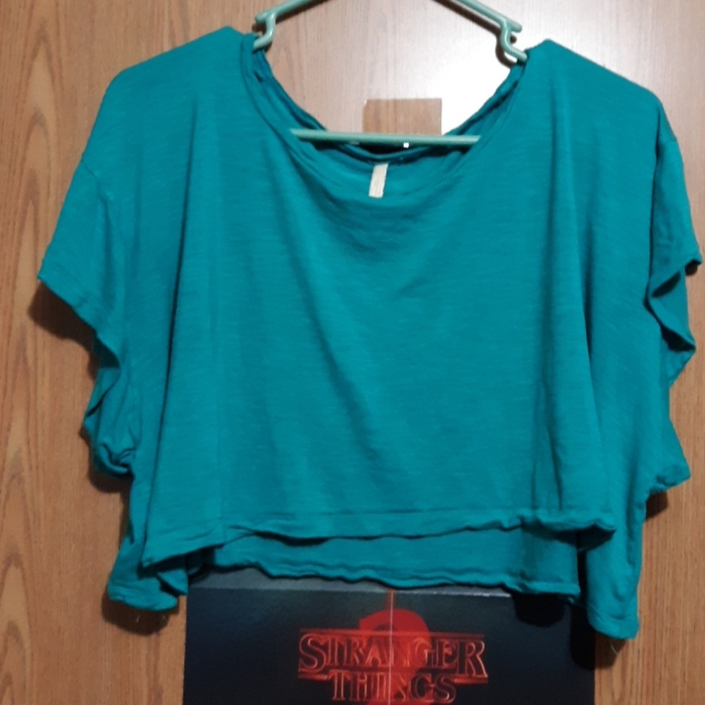 Super cute crop top type of shirt